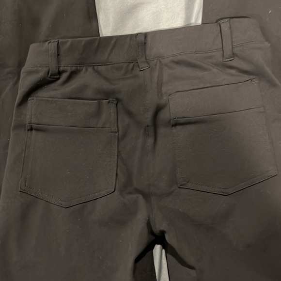 Yogi pace XS black yoga pants 2 pockets in front 2 on back with mock button - Picture 10 of 12